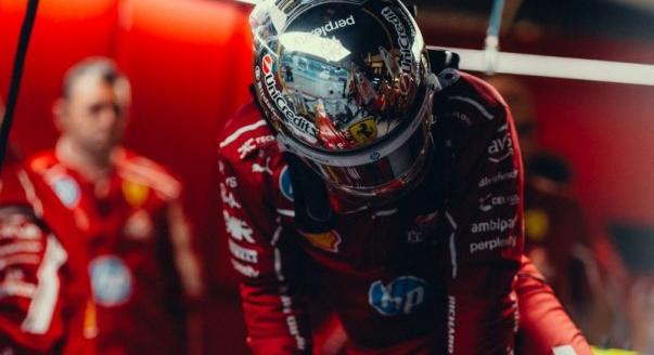 Kemény üzenetek, majd nevetés a Ferrari-rádióban