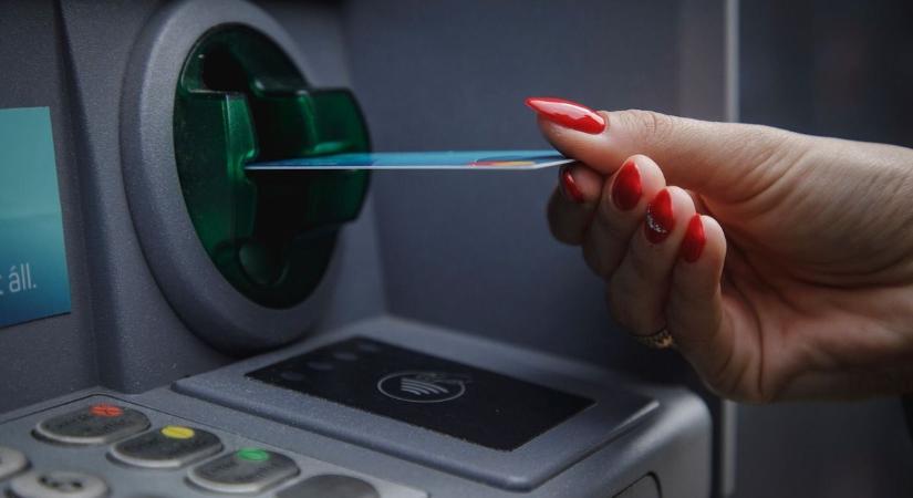 Nem várt hír érkezett: bezár ez a jászkunsági bankfiók, ezt kérik minden ügyféltől