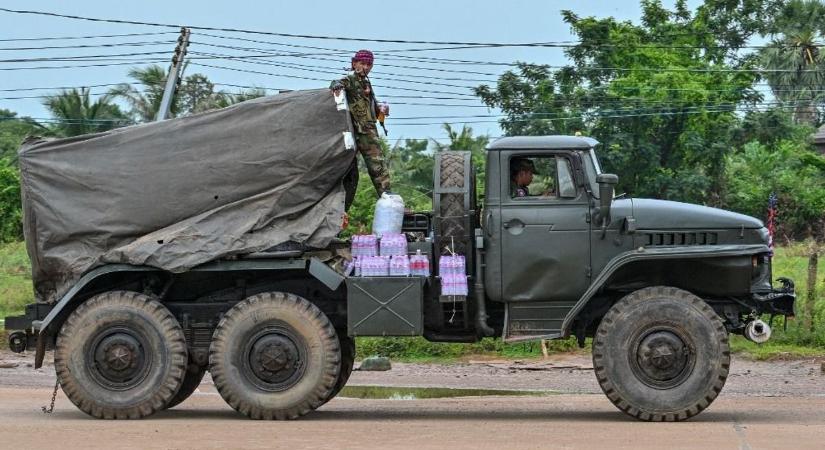 Kitör egy új háború a Földön: 800 kilométeres közös határon lövi egymást két ország – tízezrek menekültek óvóhelyekre