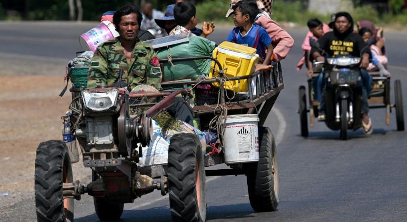 Heves összecsapások Kambodzsa és Thaiföld határán, már lövészárokharc folyik