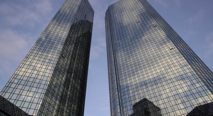 Elszakad a pénzügyi elit a vergődő gazdaságtól