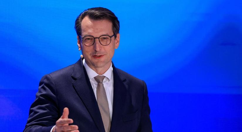 Távozik a világ legjobb csúcsmenedzsere, aki egyenesen megmondta Orbán Viktornak, mire van szüksége: máris megvan az utódja és ez nagyon jó hír Magyarországnak