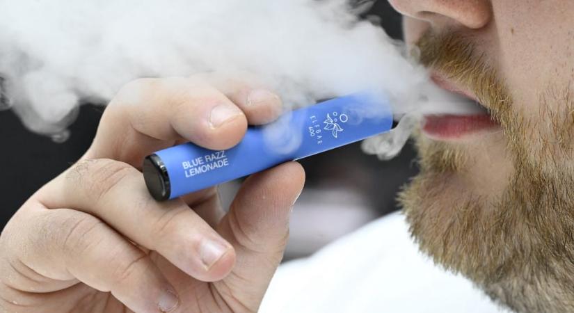 Elfbart adott diákjainak egy tanár Debrecenben