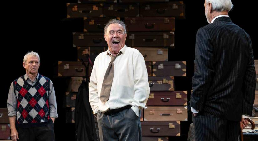 TÁSKÁK ÉS ILLÚZIÓK Arthur Miller: Az ügynök halála / Vörösmarty Színház, Székesfehérvár