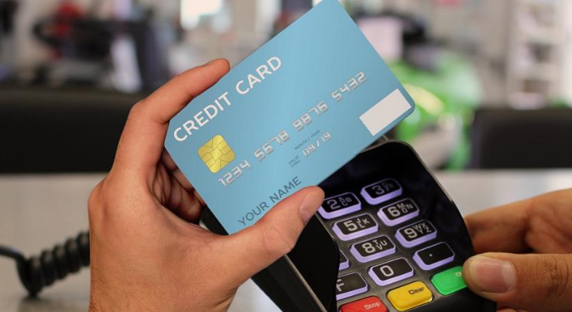 Nyolc éve nem látott szintre emelkedett a hitelkártya-tartozás