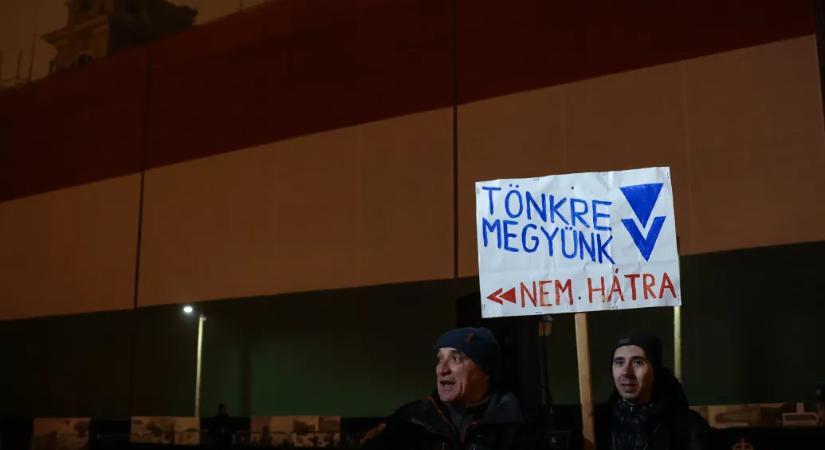 „A zsebtolvaj visszaadja a pénzed egy részét hitelre, ha elnézést kérsz” – így segítene Budapesten a kormány