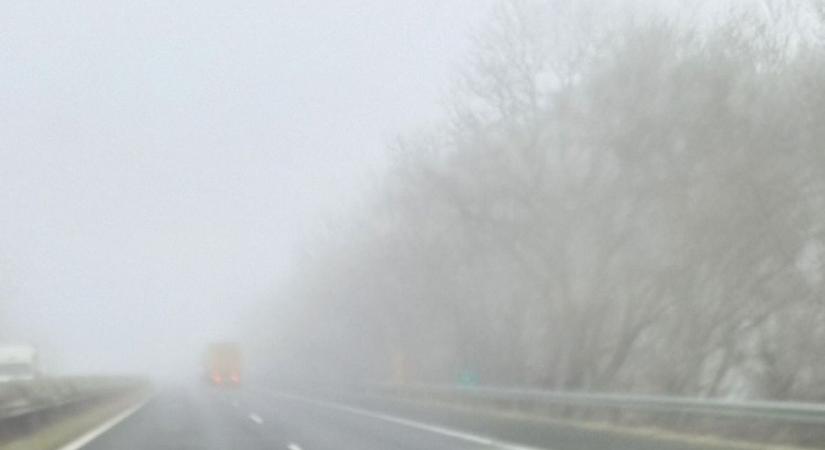 Nem tágít a köd szerdán sem Fejérből