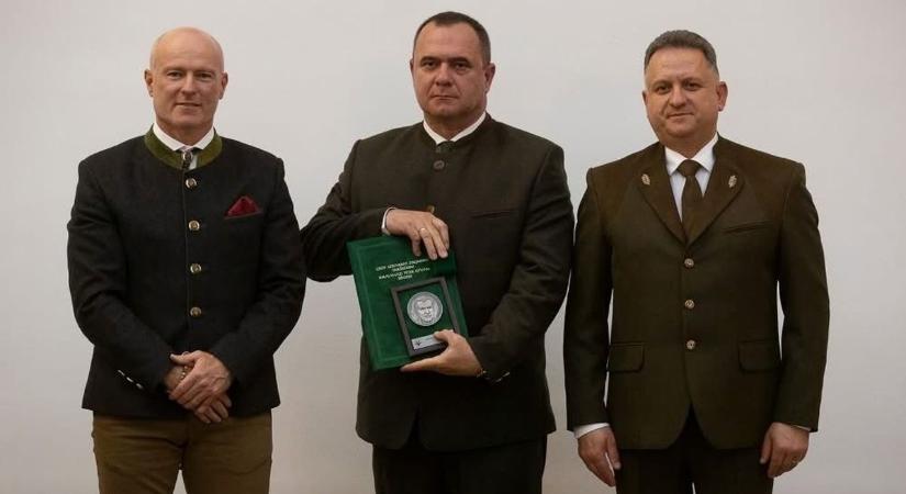 Rangos díjat kapott a Bács-Kiskun vármegyei fővadász – így jutott el a gyermekkori szenvedélytől a Gróf Széchenyi Zsigmond Emlékéremig