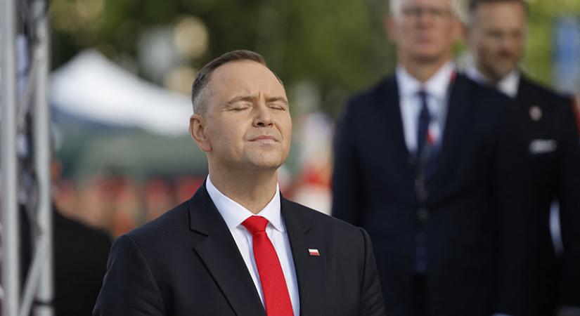 A lengyelek helyeslik Nawrocki döntését