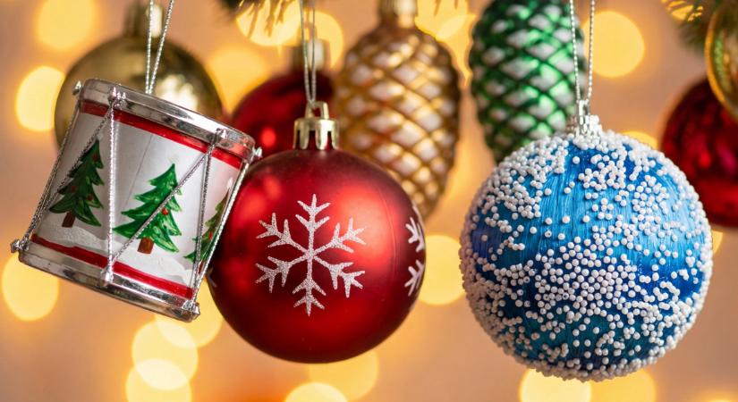 Micsoda giccsparádé: ezek az idei legrondább karácsonyfadíszek