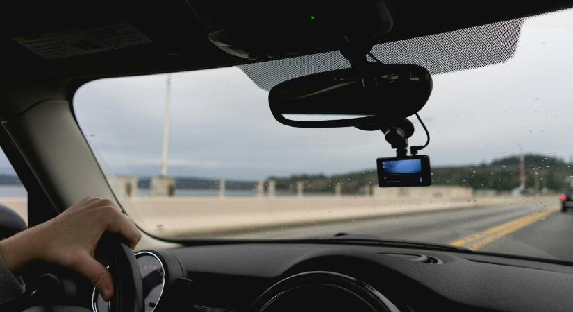 Fantasztikus, hogy egyesek mit meg nem engednek maguknak az utakon – videó