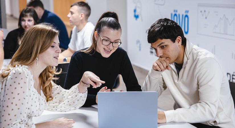 Népszerű az ingyenes mesterséges intelligencia képzés