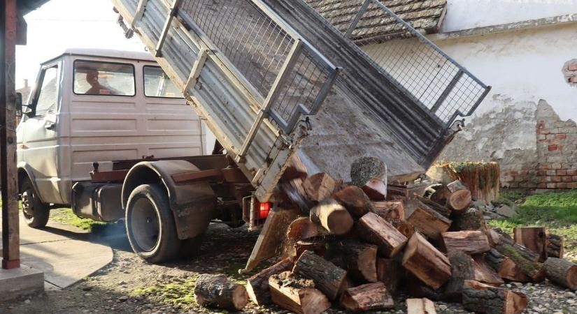 Tűzifa vásárlás kocsiról, házalótól? Nem jó ötlet!