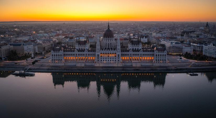 Rendhagyó nap következik az Országgyűlésben