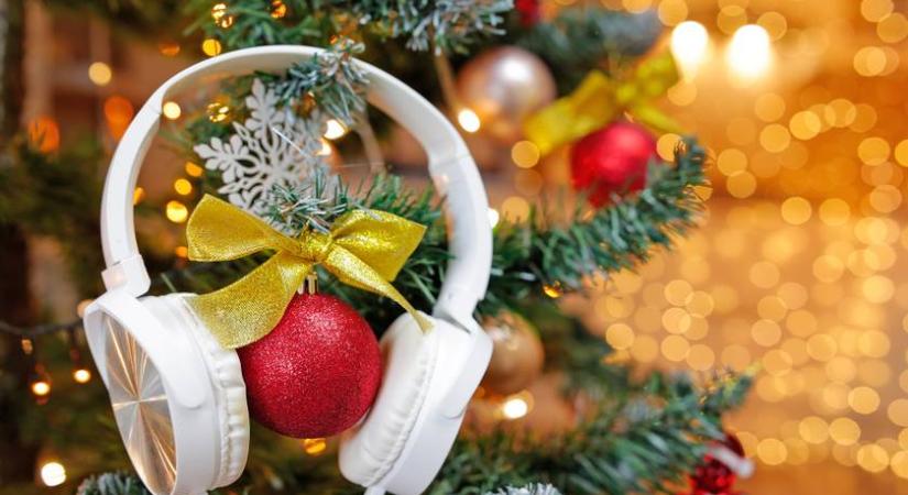 „Hóban ébred majd az ünnep…”: eltalálod, hogy folytatódik a karácsonyi sláger?