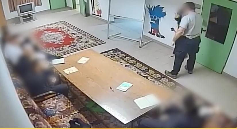 Kapaszkodj meg: jelenleg is egy fővárosi gyermekvédelmi intézményben dolgozhat a Szőlő utcai gyerekverő