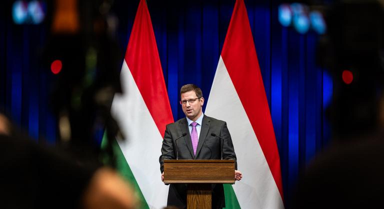 A Szőlő utcai razzia után jönnek a kormány bejelentései - Gulyás Gergely és Vitályos Eszter tájékoztatója