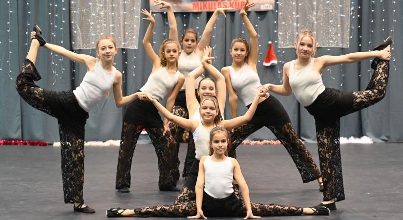 73 település, 22 táncstílus – fergeteges Mikulás Kupa Szolnokon – galériával