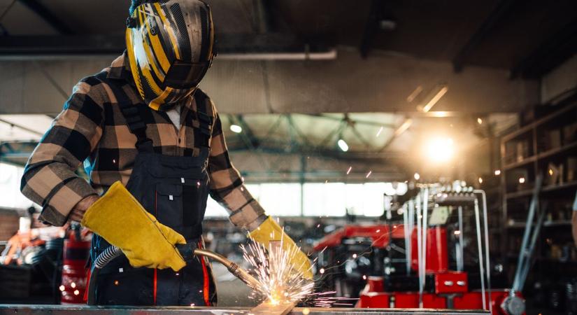 Társasági adó megemelése: drámaiak lennének a következményei a Tisza-tervnek – sokkot okozna a magyar gazdaságnak