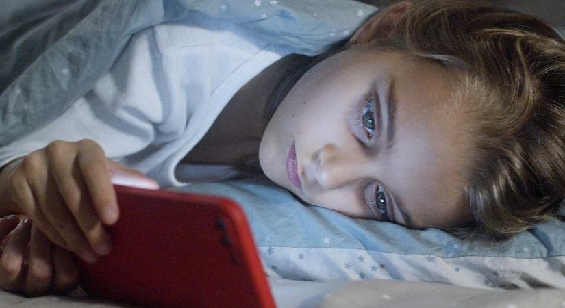 Példátlan közösségimédia-tilalom Ausztráliában: milliók veszítették el a hozzáférésüket