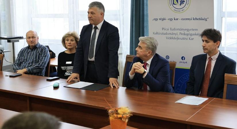 A tanyák és falvak új szuperhősei – Szekszárdon indult a képzés!