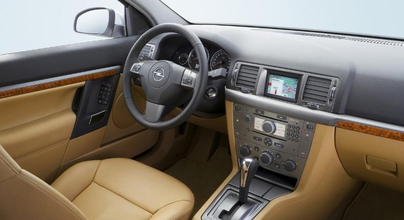 A család titkos fegyvere lehet ez a kényelmes, olcsó, használt Opel
