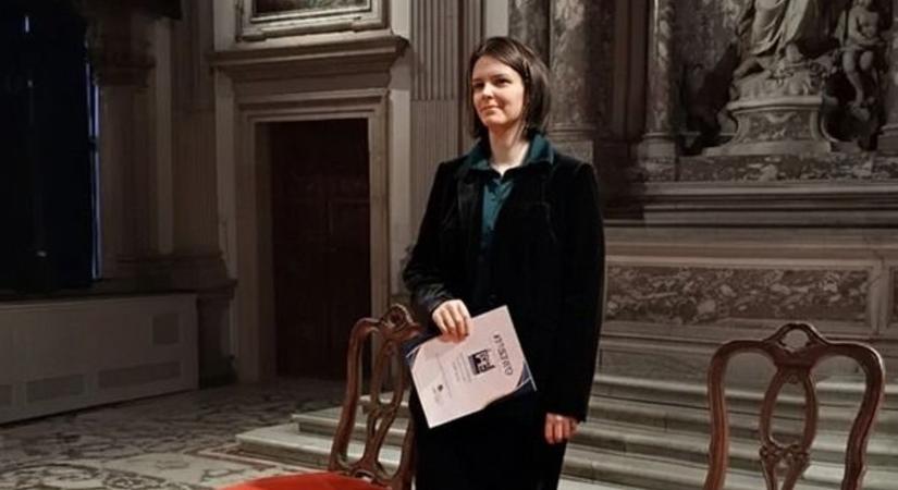 A párizsi Louvre sem volt elég, a szegedi diáklány most Velencében aratott hatalmas sikert