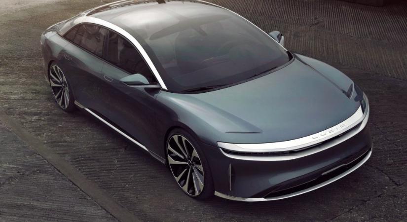 Csomagtartóban kiömlött vízből lett több milliós javítás