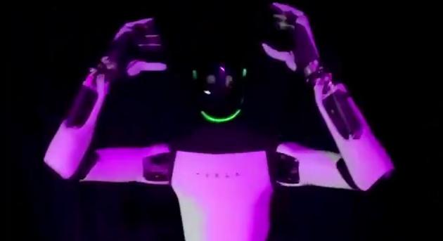 Ez történik, ha rosszkor tart szünetet a Tesla-robotok operátora