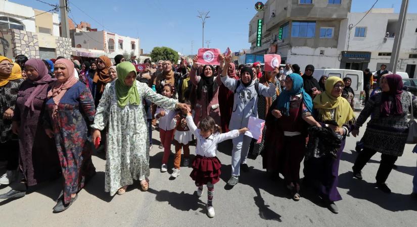 Orbán Viktor: itt a különbég a nemzeti kormány és a balosok között