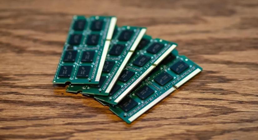 Ez fájni fog! Drágulnak a telefonok és laptopok is