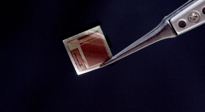 Összeköti az AI-t az emberi aggyal ez a csip!