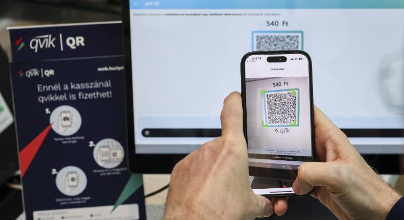Csütörtökön debütál az első országos üzletláncnál a qvik-fizetés
