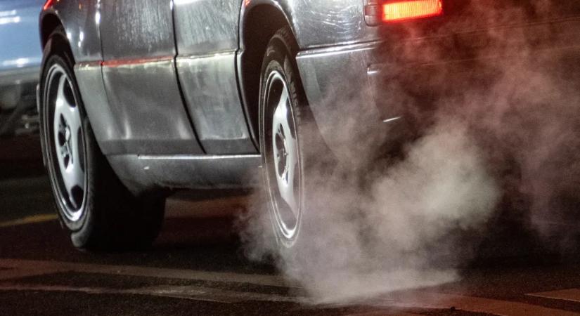 Megegyeztek, hogy a házakra és az autókra csak 2028-tól terjesztenék ki az uniós karbonpiacot