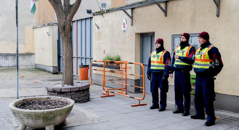 A rendőrség felügyelete alá kerül a Szőlő utcai javítóintézet, a hatóságok kivonultak az intézményhez