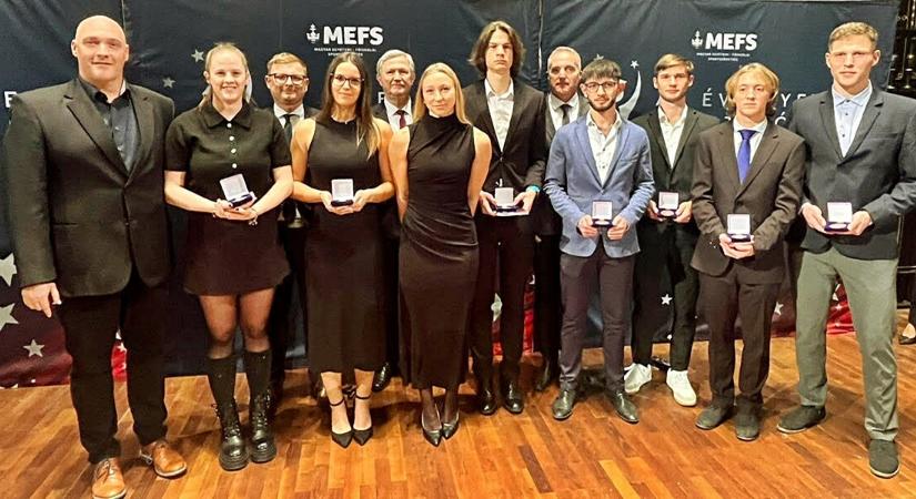 Taroltak a Széchenyi Egyetem hallgatói: tízen vitték haza az Év egyetemi sportolója elismerést