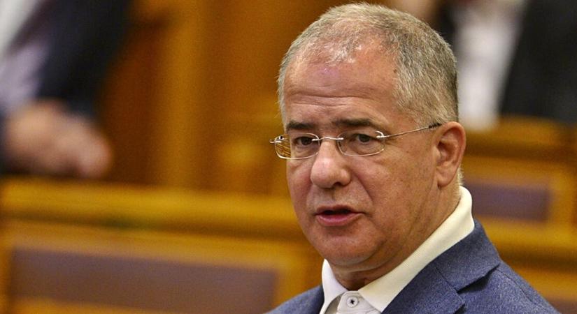 Kósa Lajos: kötöttünk egy egyezséget a nyugdíjasokkal, ezért mindig figyelünk arra, hogy a nyugdíjak értékállóságát megőrizzük