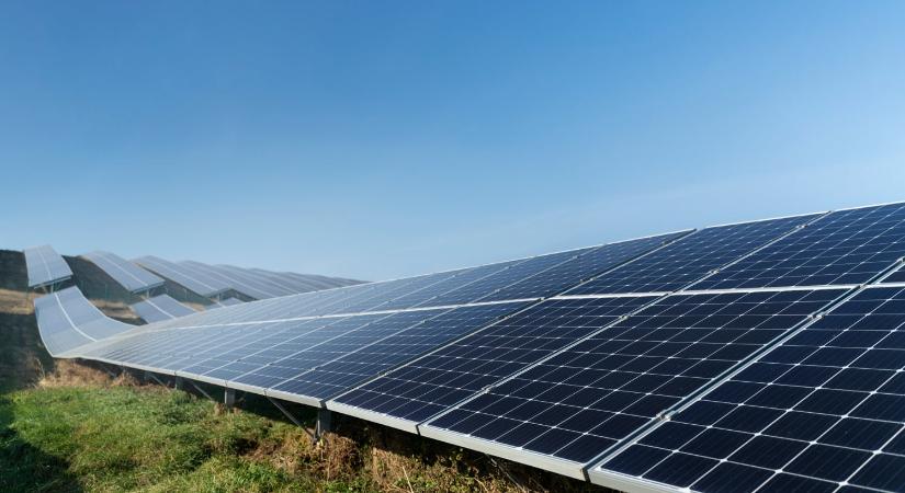 Nagy bejelentést tettek a Kormányinfón, ez minden magyart érint, akinek van napeleme