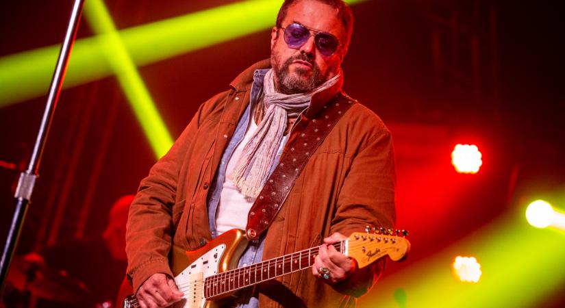 Gyászol a country világa: elhunyt a különleges hangú énekes