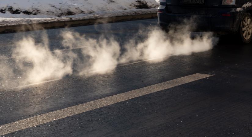 Megállapodott az EU: 2028-tól terjed ki az uniós karbonpiac a házakra és az autókra