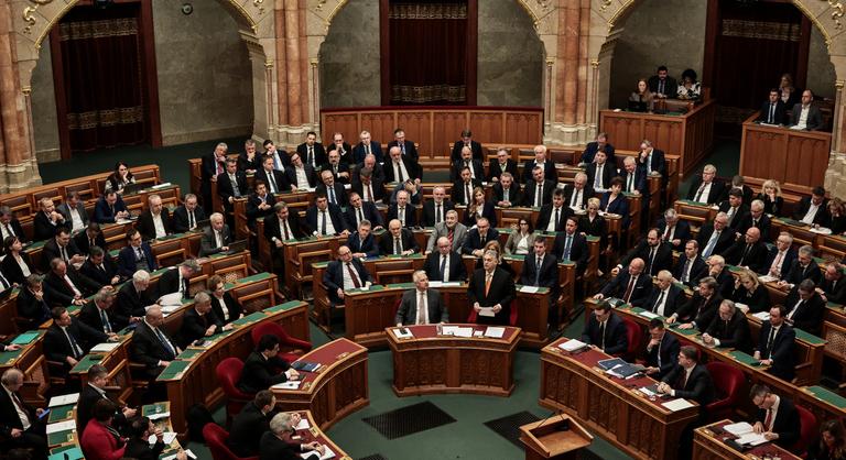 Hivatalos: bevezetik a 14. havi nyugdíjat