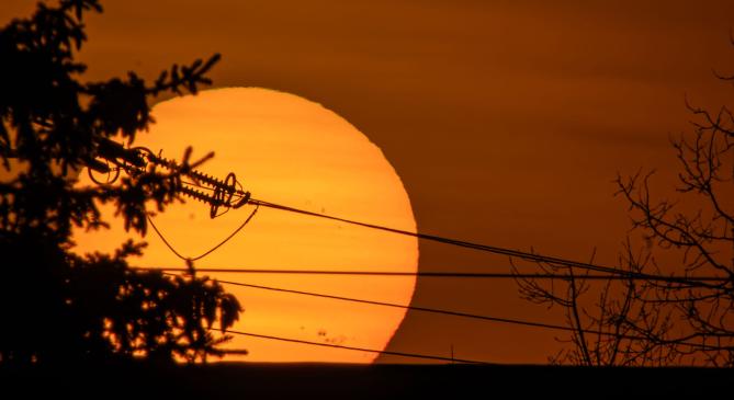 Péntektől egyre később megy le a Nap