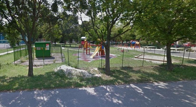 Ismét milliókat költött a siófoki önkormányzat a lakók által csak „dühöngőnek” nevezett parkra