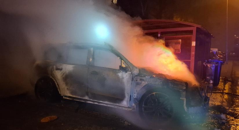 Teljesen kiégett egy autó Dunaszerdahelyen (FOTÓK)