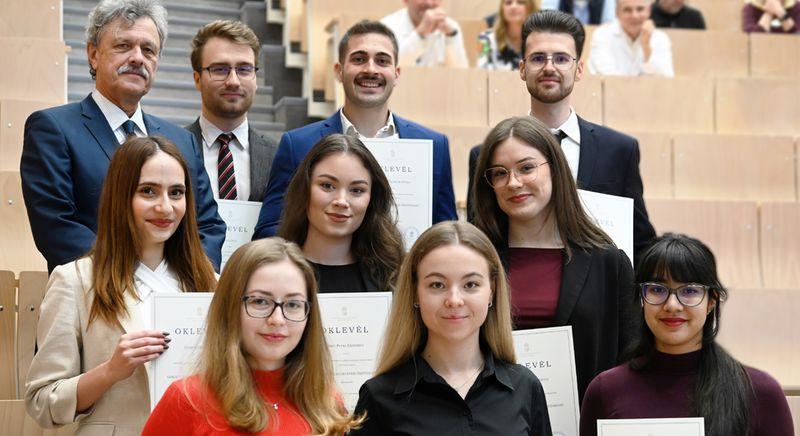 Debreceni ösztöndíjasokat köszöntöttek