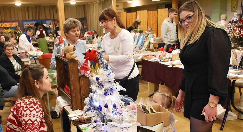 Ilyen egyedi ajándékokat máshol nem lehet kapni – ritka kincseket rejtett a kézműves forgatag