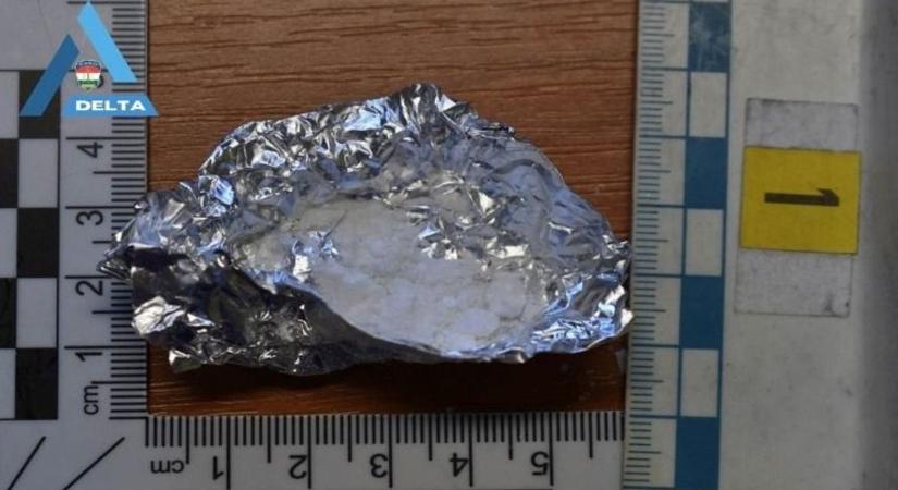 Faddon és Tolnán is pörgött a kristálybiznisz, de lebukott a fiatal férfi