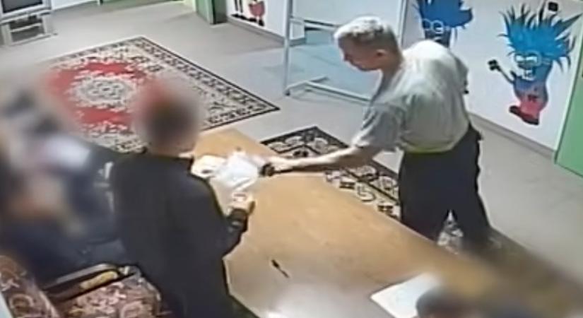 ''Az erkölcsi fegyelmezetlenség problémája'' címmel írta szakdolgozatát a Pázmányon a gyerekverő megbízott igazgató