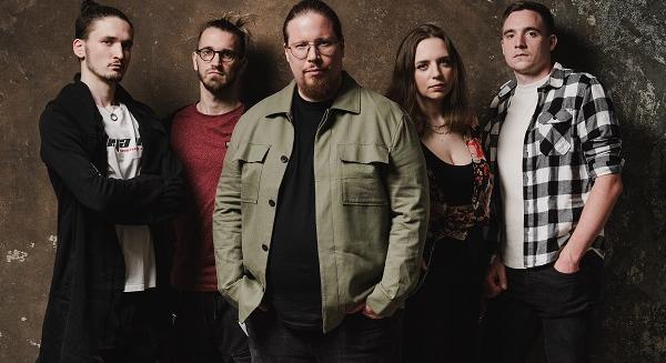 Megjelent a Neverfell zenekar második EP-je, a 'Broken Wings'