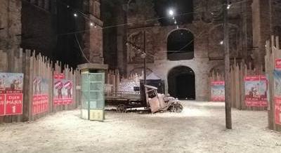 Állóképeken a mozgókép és 1957 káosza – Fotókiállítás az Árva című filmről